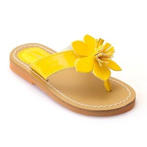 NEW IN BOX•Little Girl 8•Daffodil Flowers on Yellow Patent Flip Flops•L’Amour